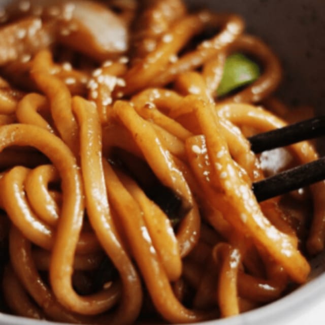 Stir-fry Chicken Udon Noodle.